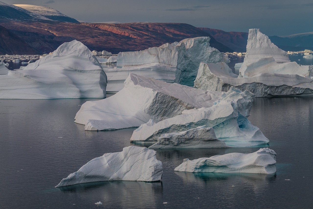 icebergs in the artics