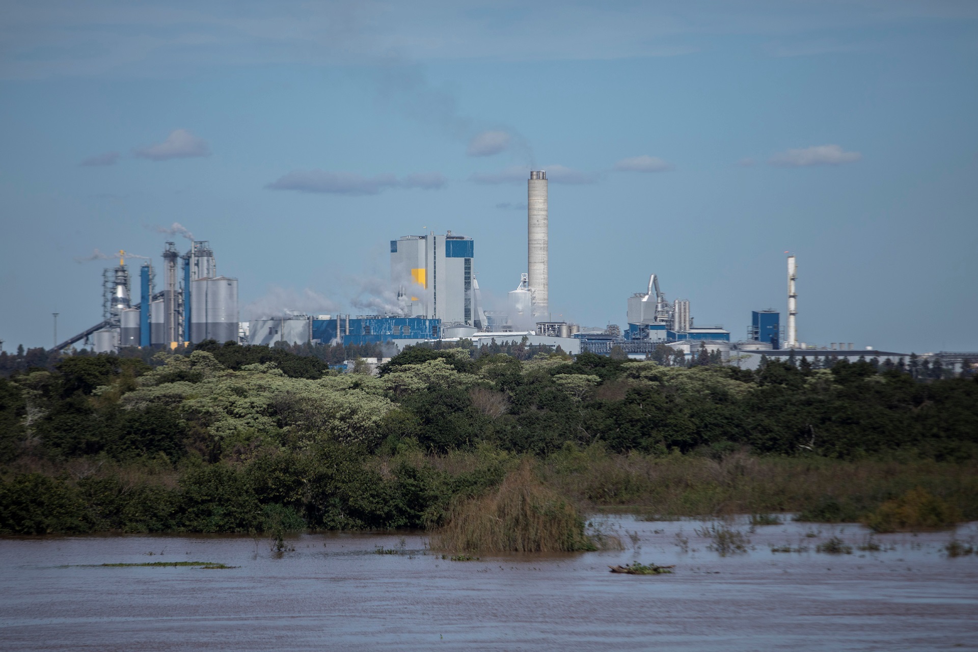 A photo of the UPM plant in Fray Bentos, Río Negro, on the banks of the Uruguay river.