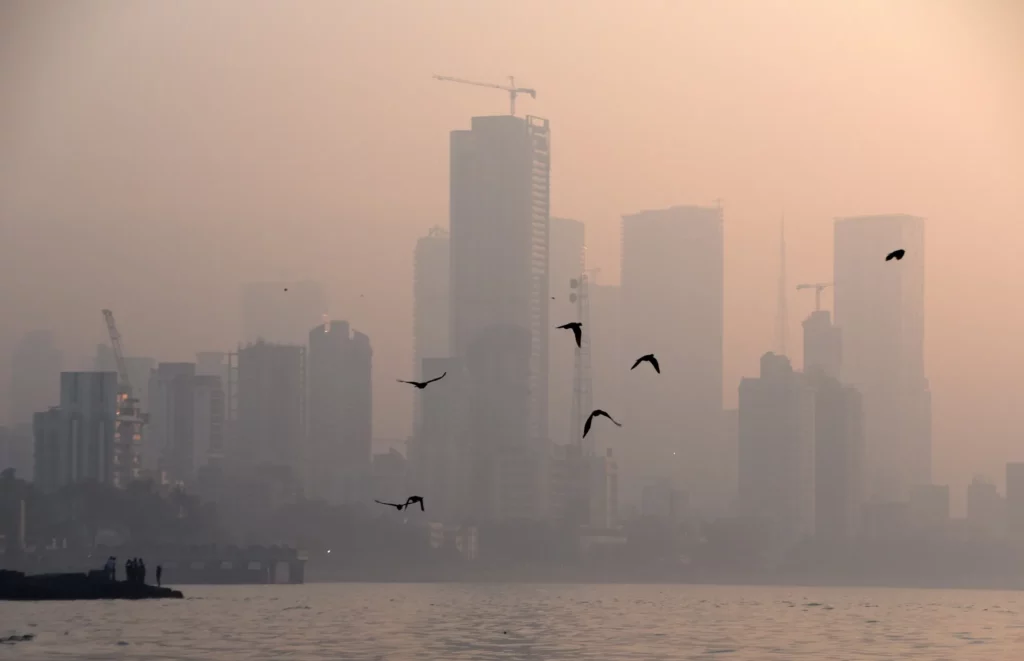 Photo of the Mumbai city landscape by day - completely covered in dense smog.