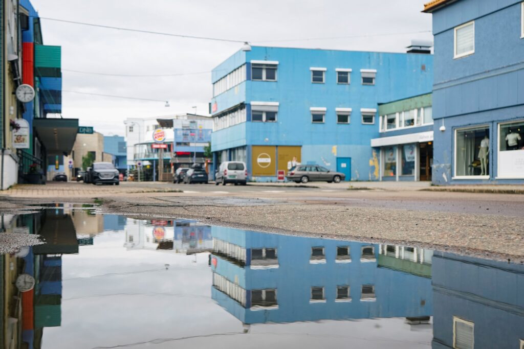 Photo of Sortland's town center.